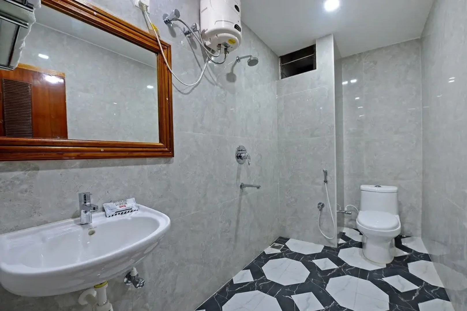 OYO 29577 Raja Rajeswari Tower