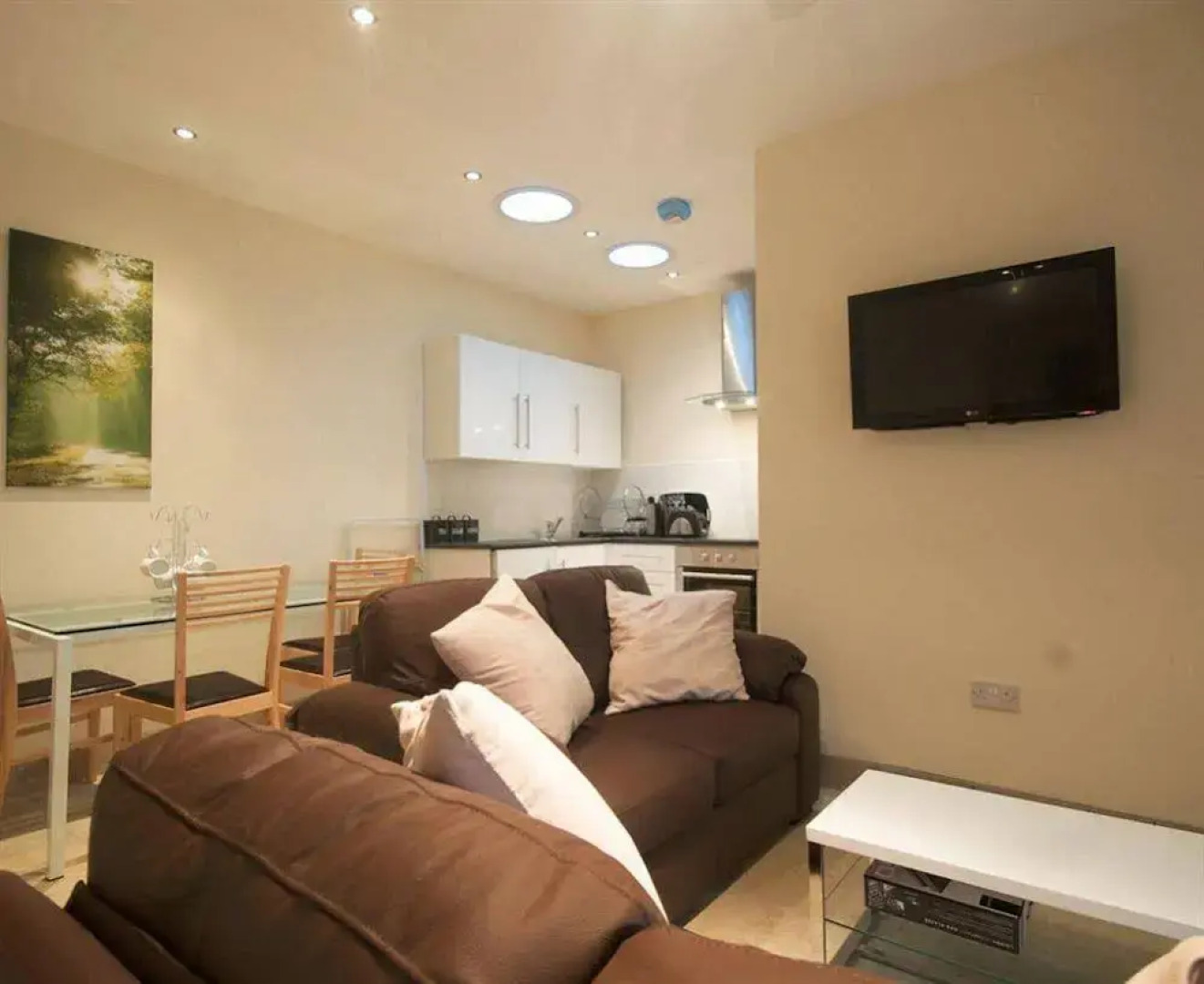 Treetops Cottages & Spa