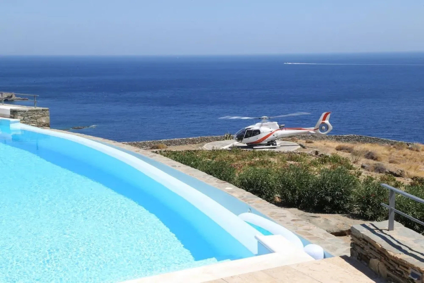 Inviting 8-bed Villa in Ermoupoli - Villa Blueros