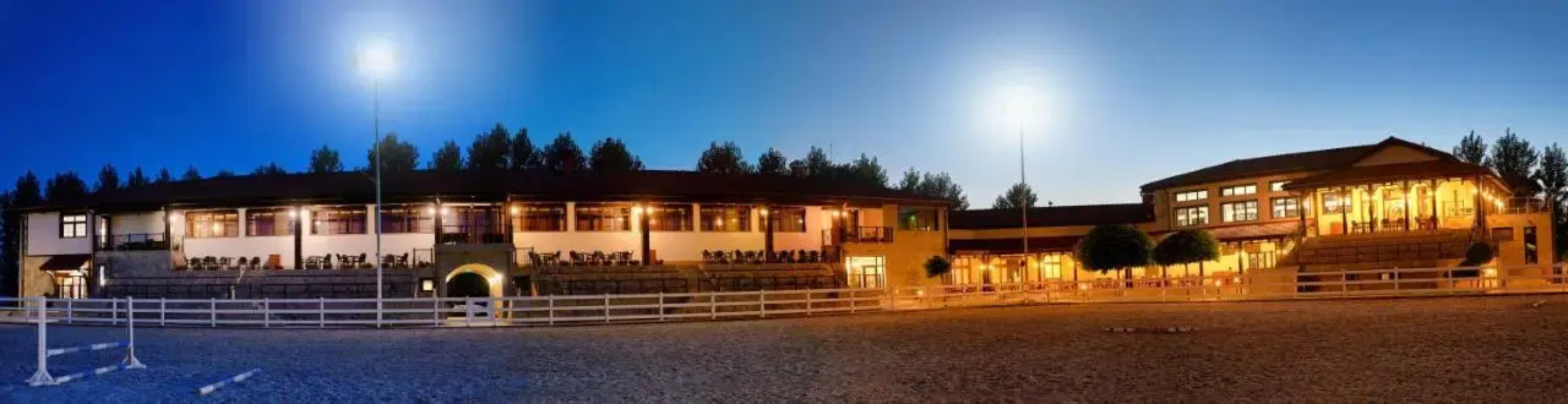 Boutique Complex Trakiets