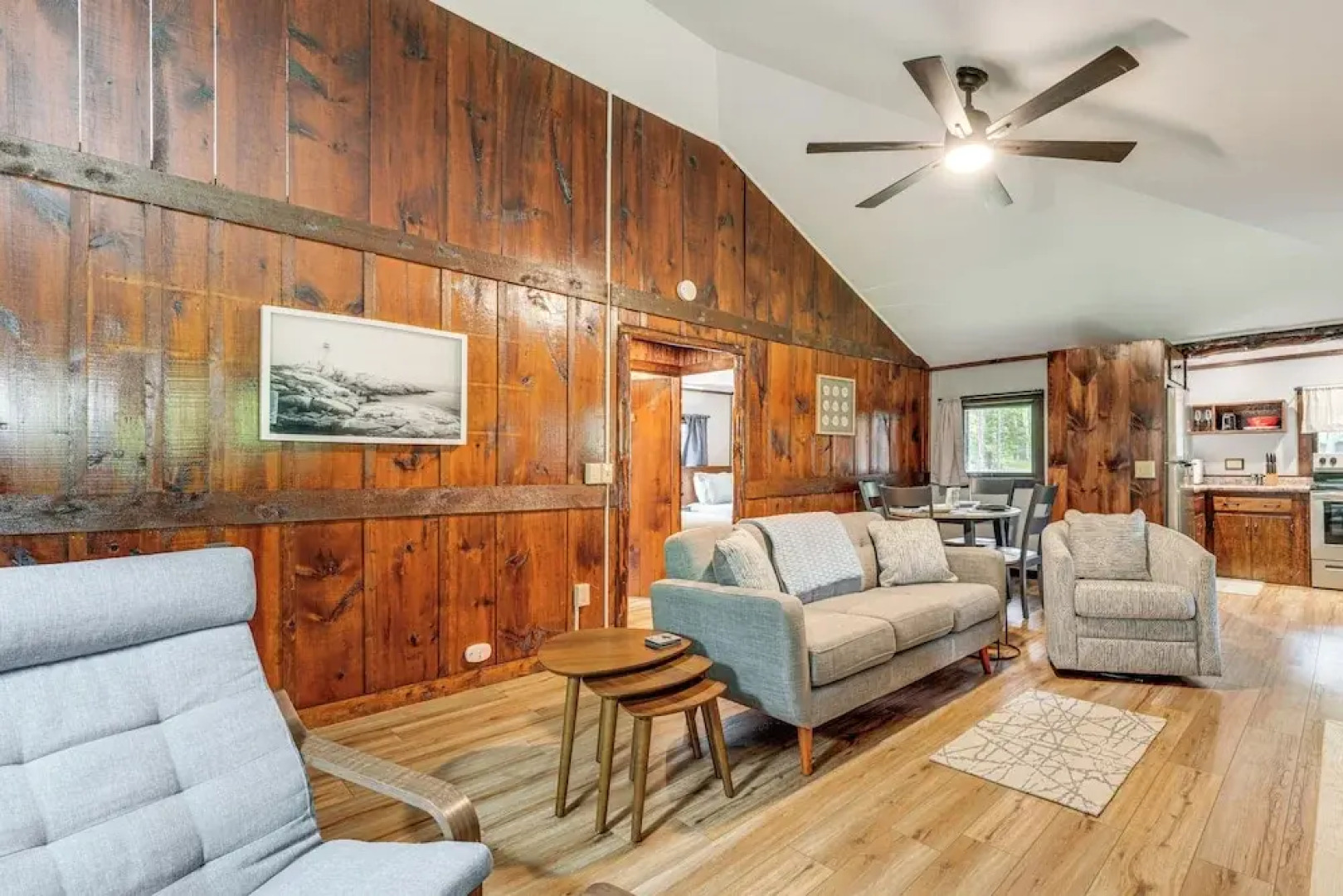 Walk to Barrett's Park: Wooded Cabin w/ Grill!