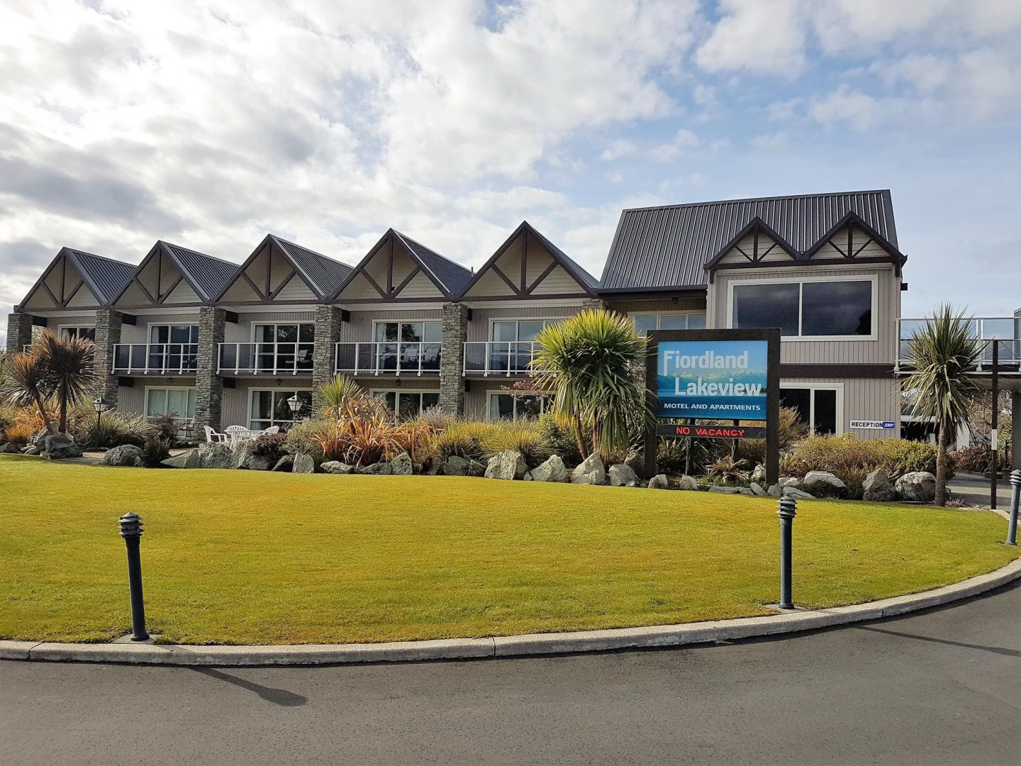 Fiordland Lakeview Motel and Apartments