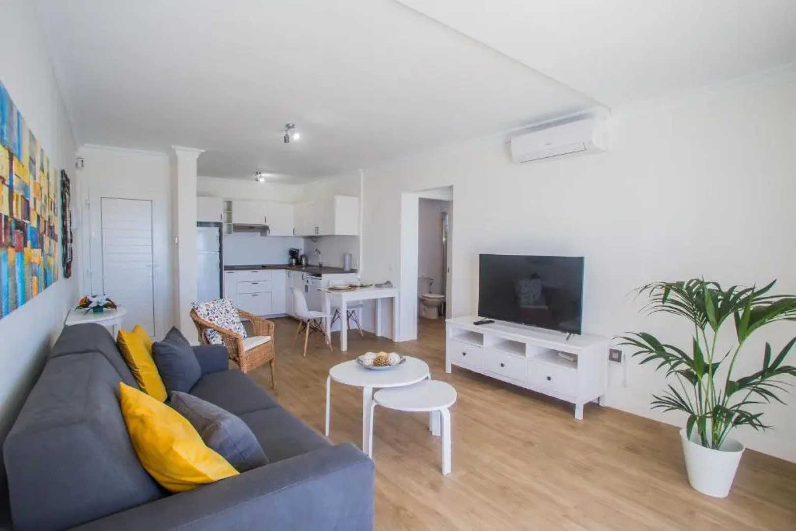 Flower Beach Suite 16