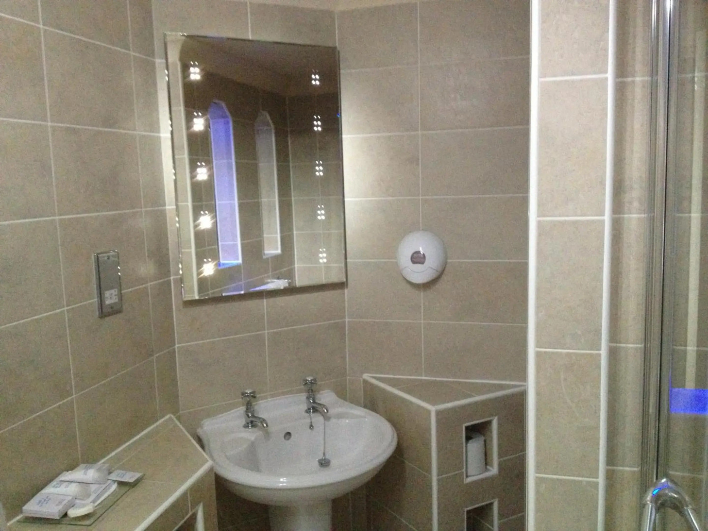 Rogerthorpe Manor Hotel