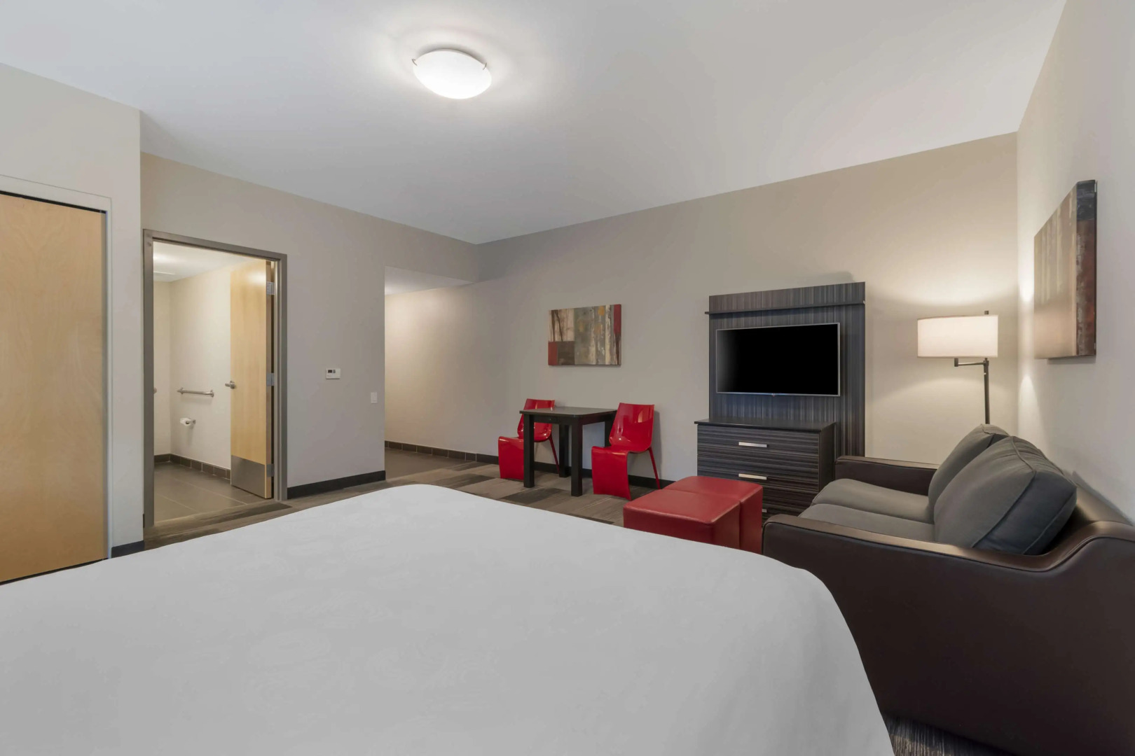 Best Western Plus Airport Inn & Suites