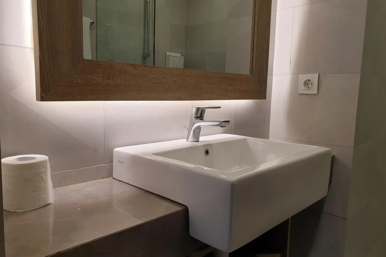 Capital O 3947 Akarsa Seahorses