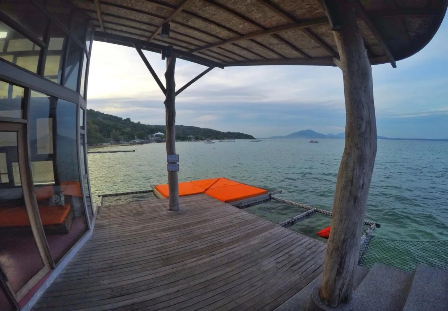 Bar And Bed (sleepless Society @ Samed)