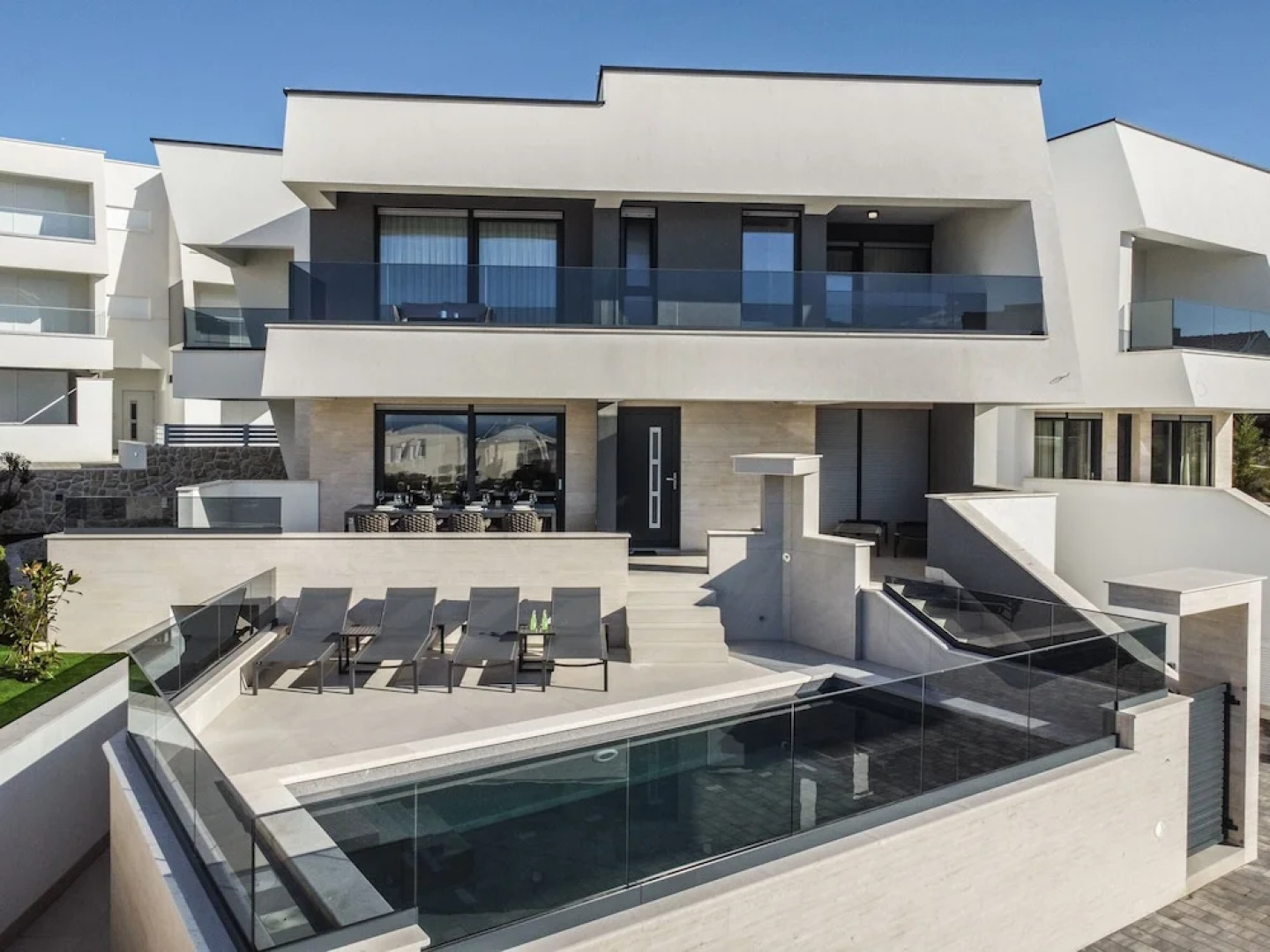 Luxury Villas Travera