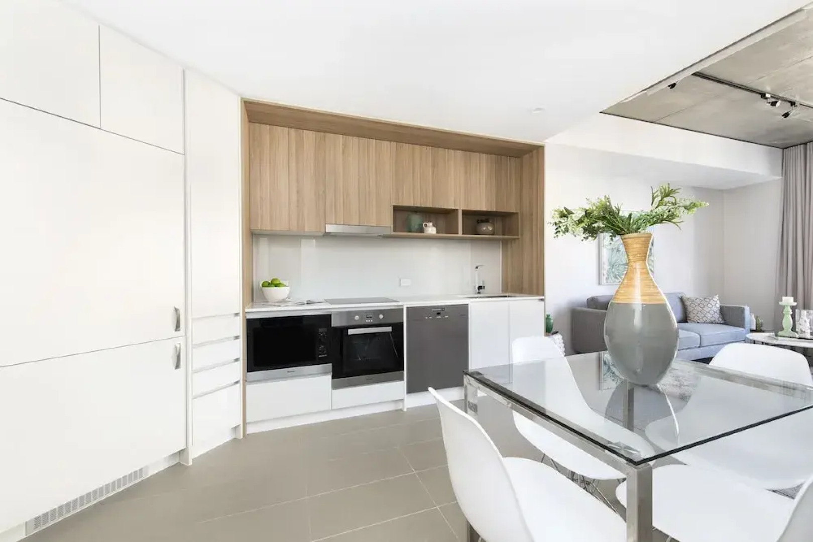 Accommodate Canberra - Azure