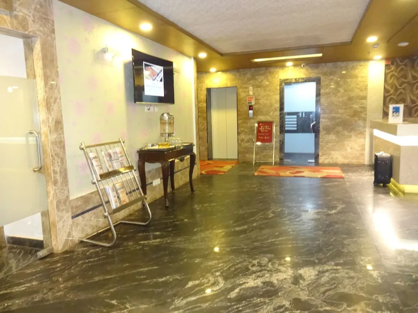 OYO Premium VIP Road