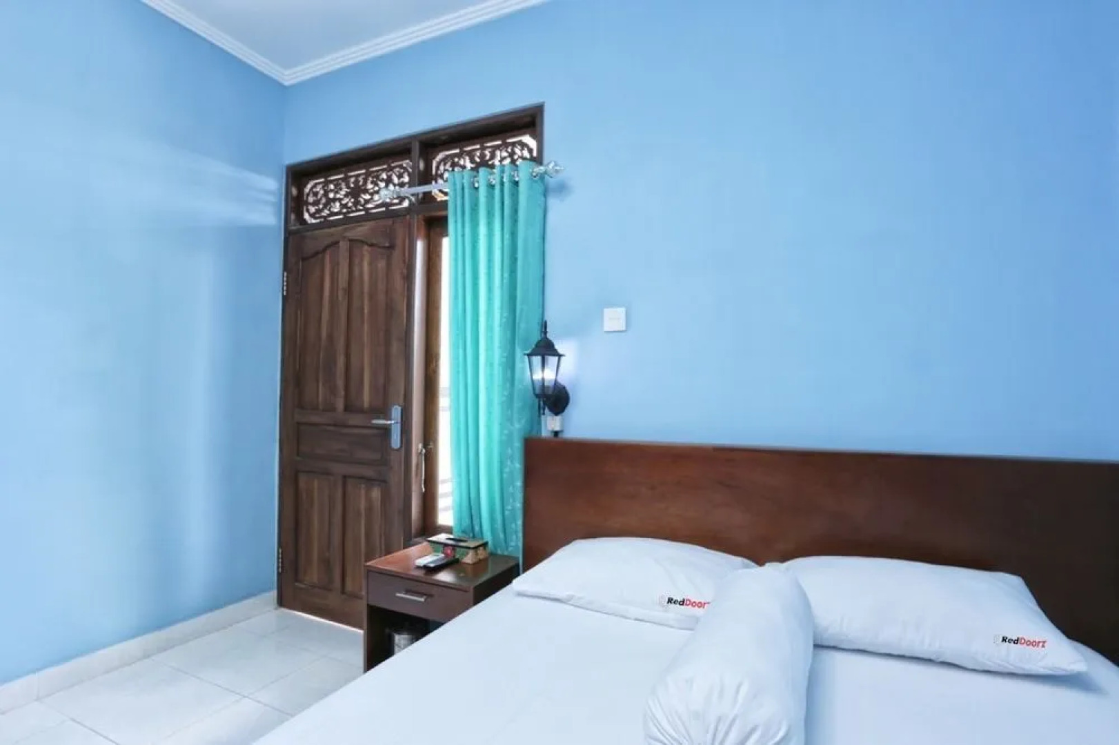 RedDoorz @ Raya Kerobokan 2