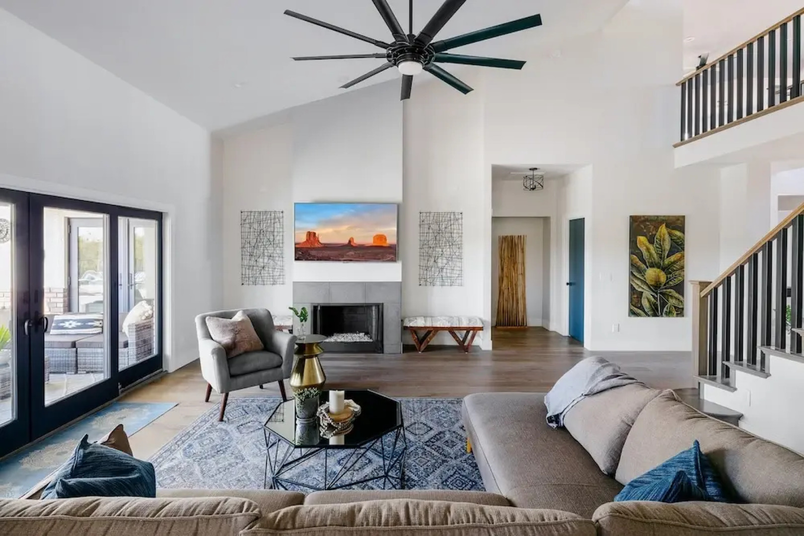 Majestic Mountain Mansion-pool -spa & Guest House