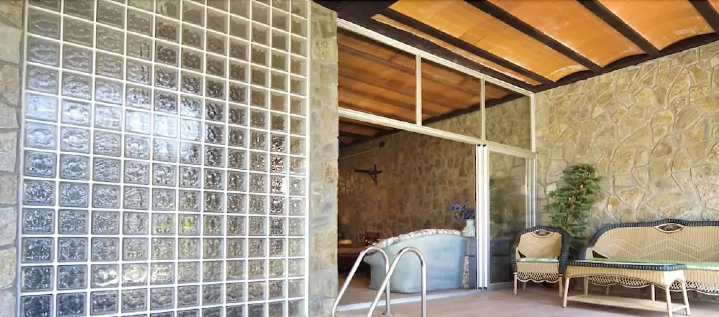 Chalet con piscina interior y sauna