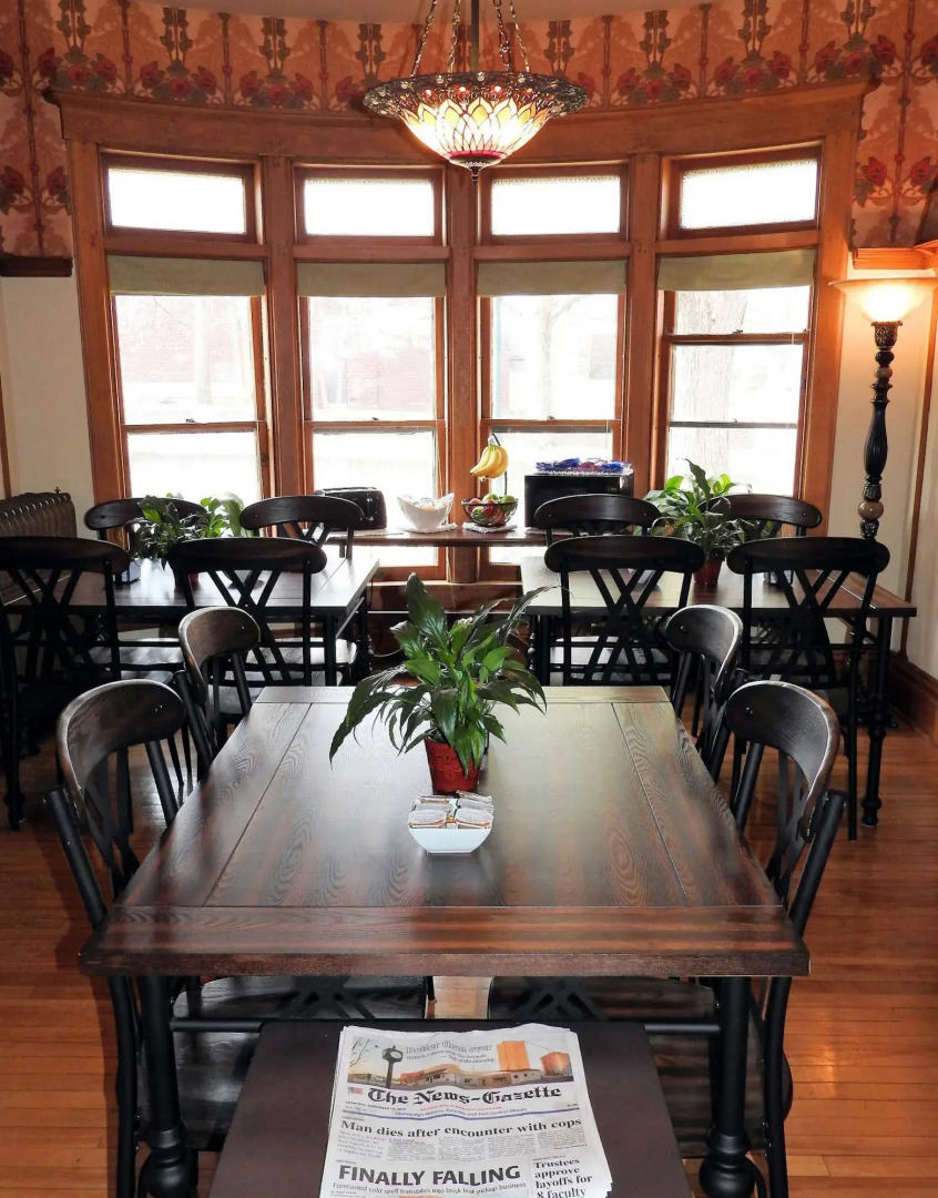 Champaign Garden Inn