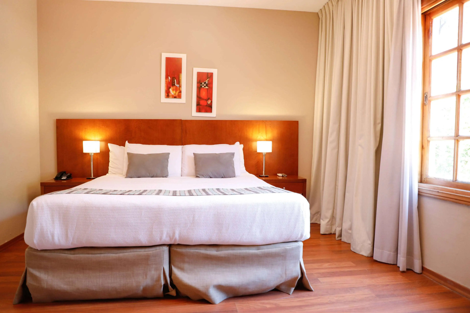 Howard Johnson by Wyndham Escobar Hotel