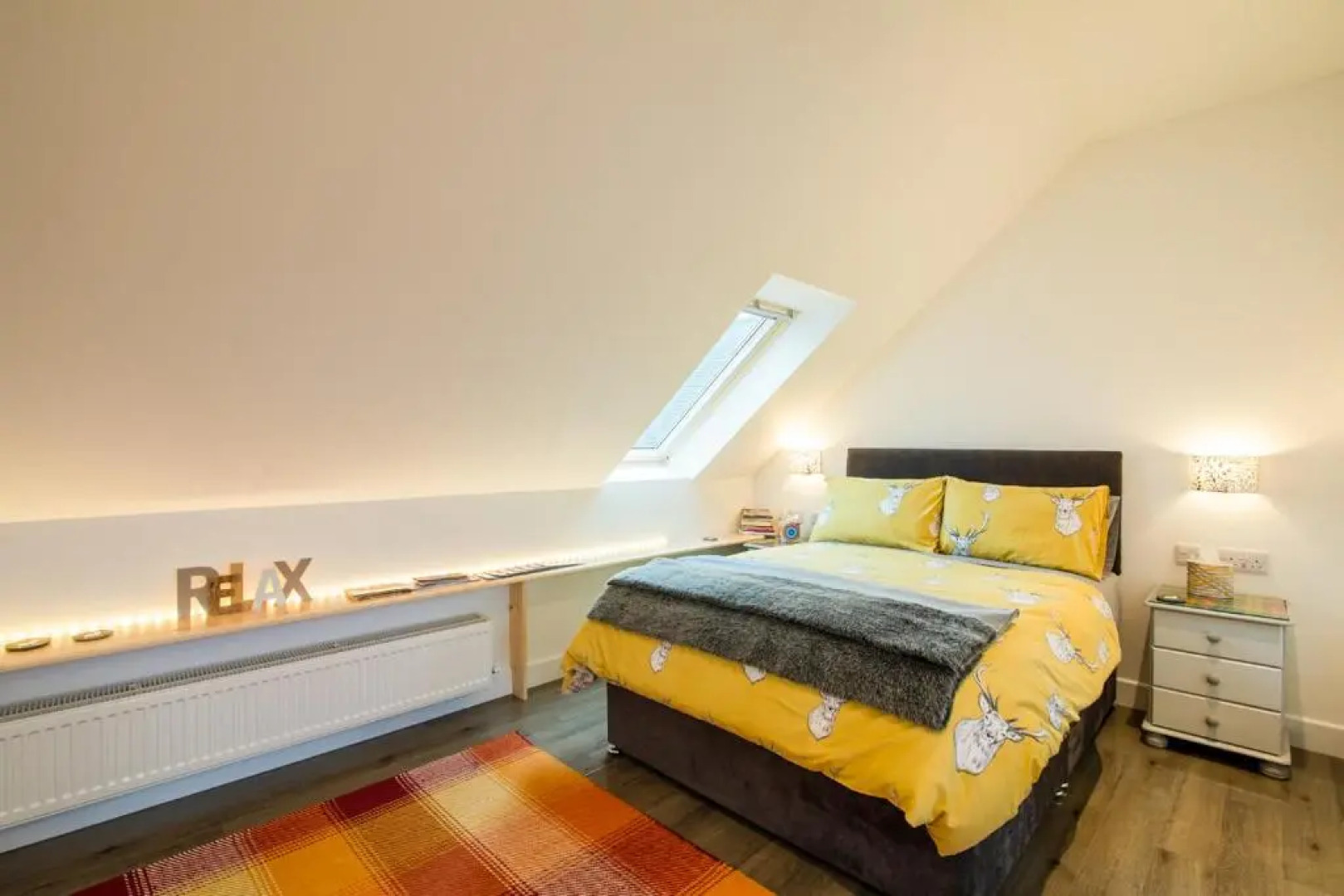 Allt Mor Rentals - Chalet with hot tub, And Studio Apartment with balcony