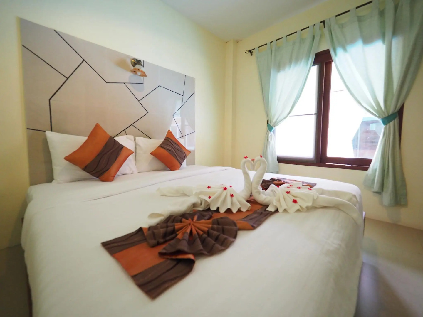 Lanta Fevrier Resort