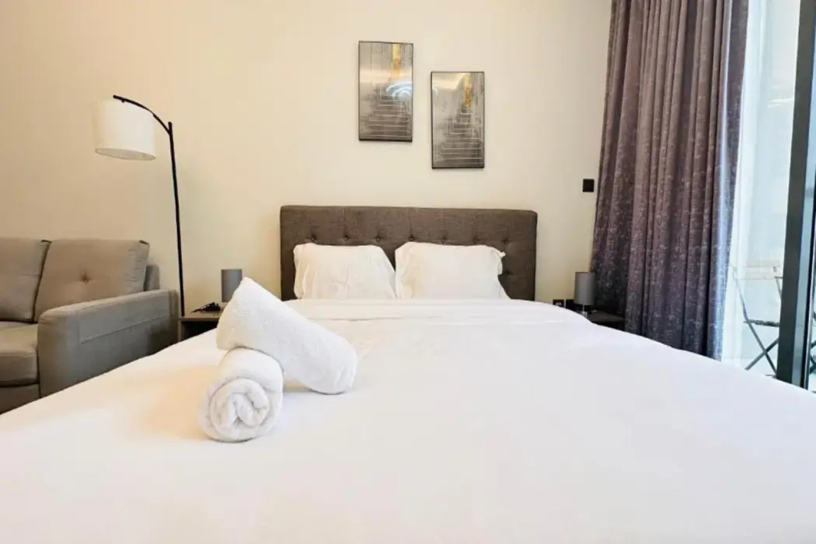 Luxury Spacious Apartment Near Downtown with Balcony and Free Parking by Belvilla