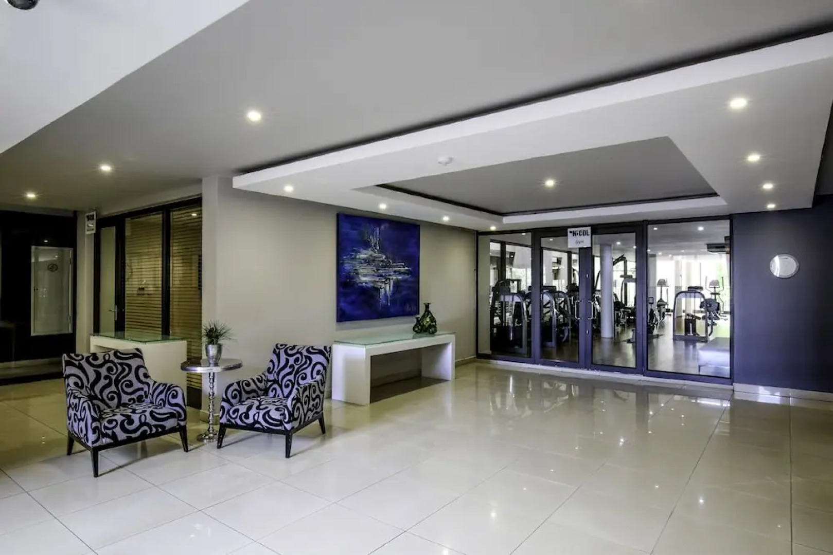 Urban Hip Hotels - The Nicol