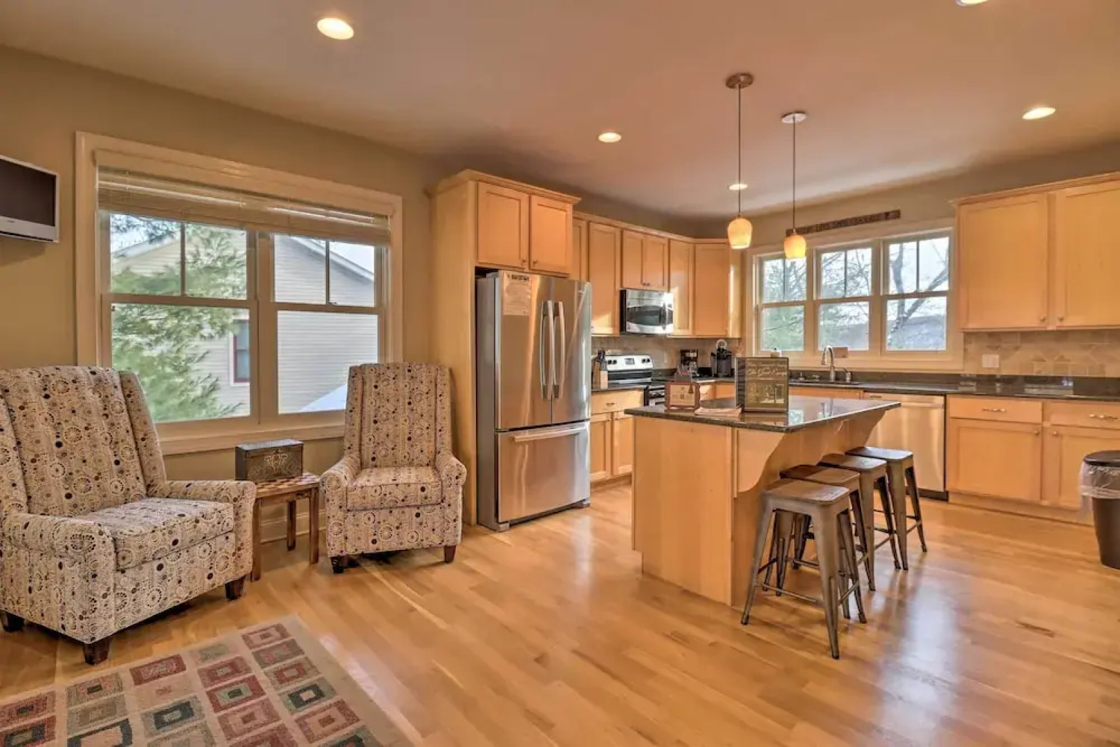 < Half-mi to Skiing: Lake Harmony Home w/ Hot Tub