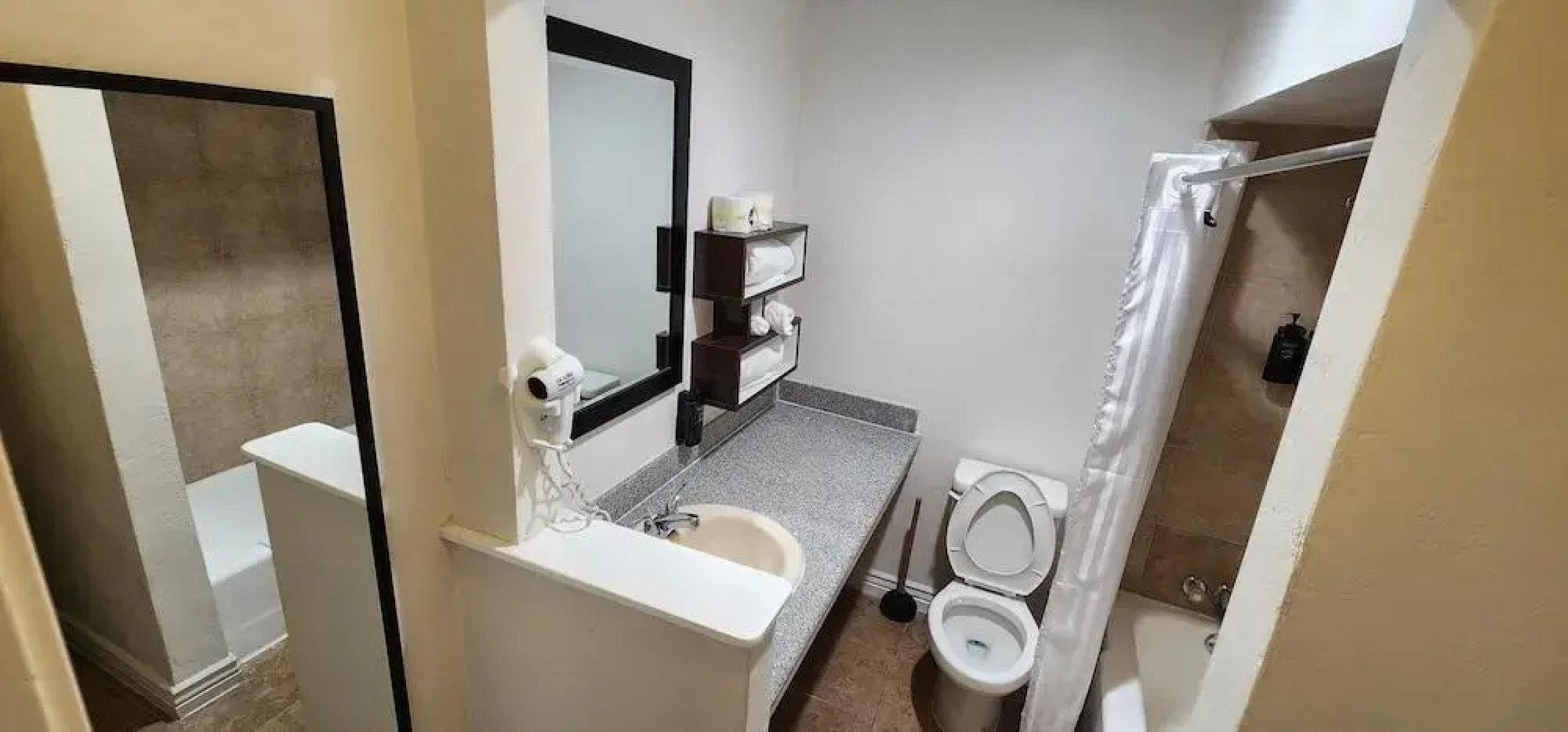 B&J Hotel and Apartment