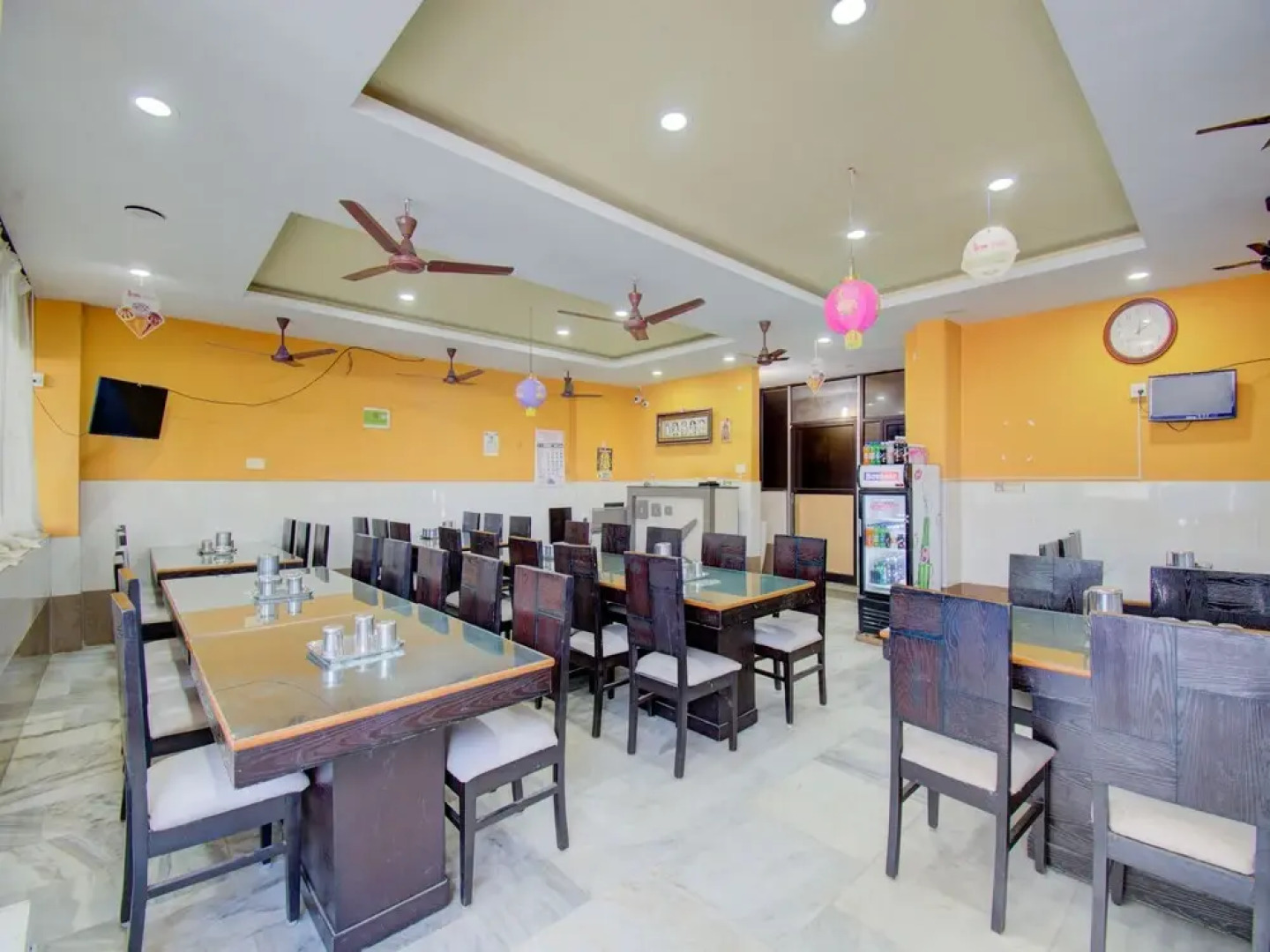 OYO 30435 Mahalashmi Park Hotel