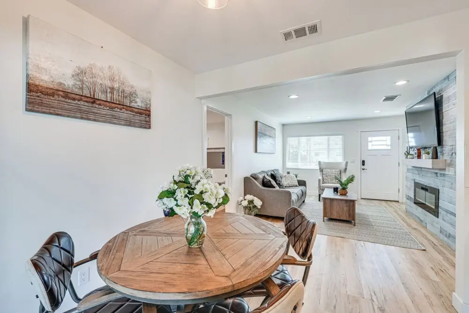 8 Mi to Downtown San Diego: Chic Home w/ Patio