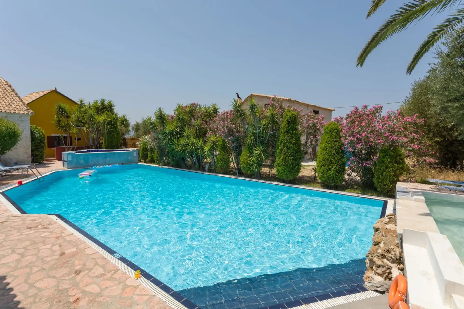 Garden of Eden Zante