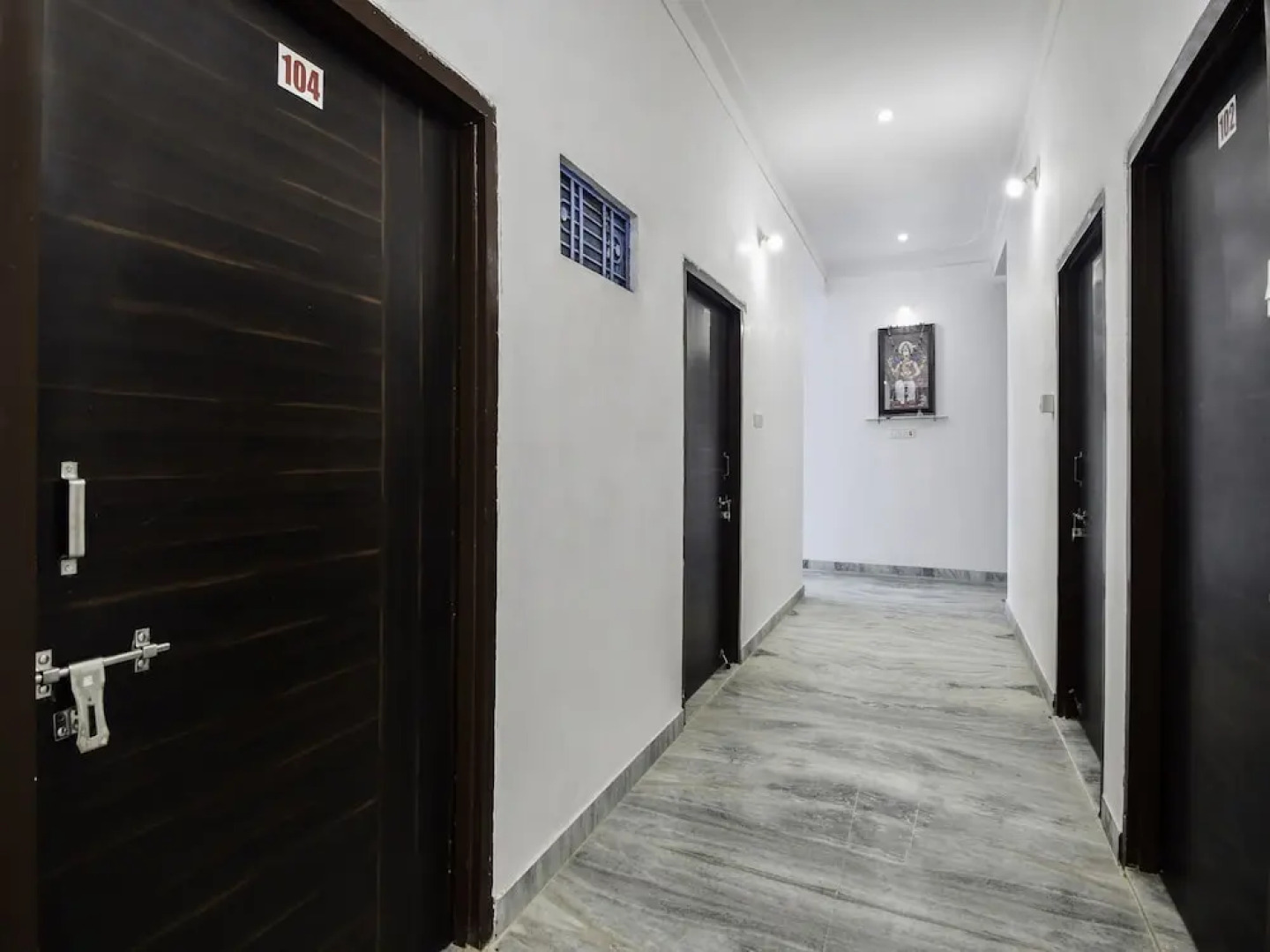 OYO 27626 Hotel Moonlight