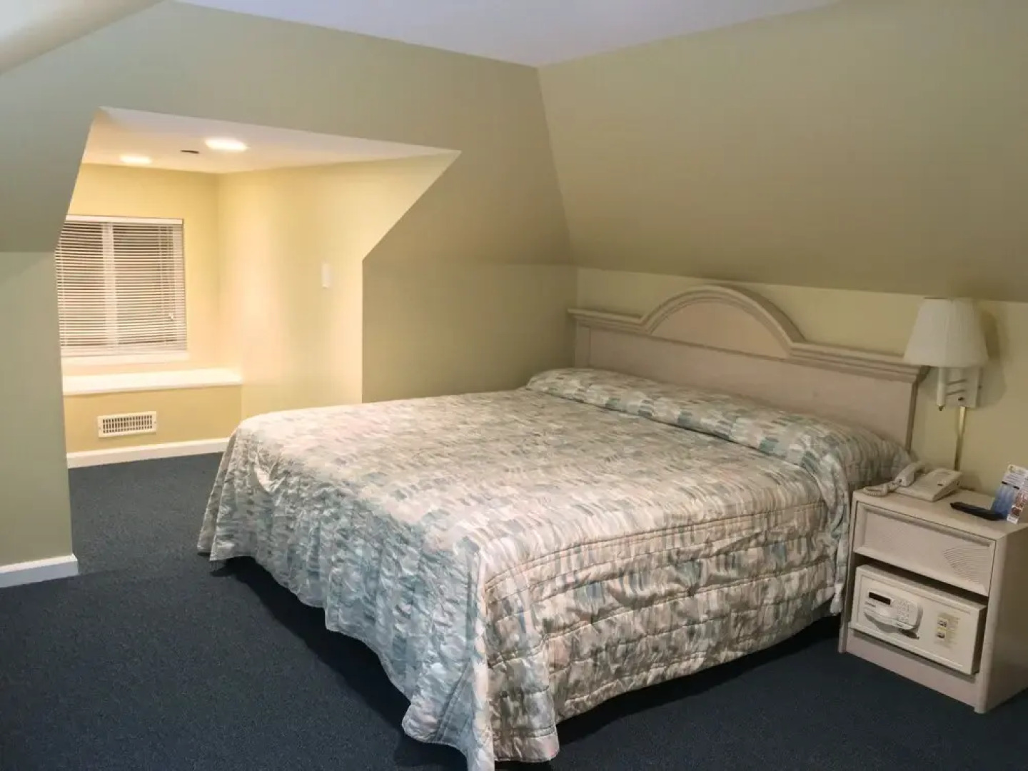 Riviera Resorts & Suites