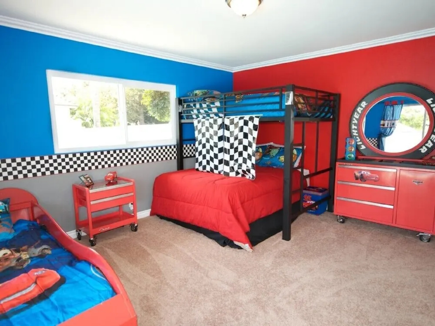 The Wonderland House 5 Bedrooms 3 Bathrooms Home