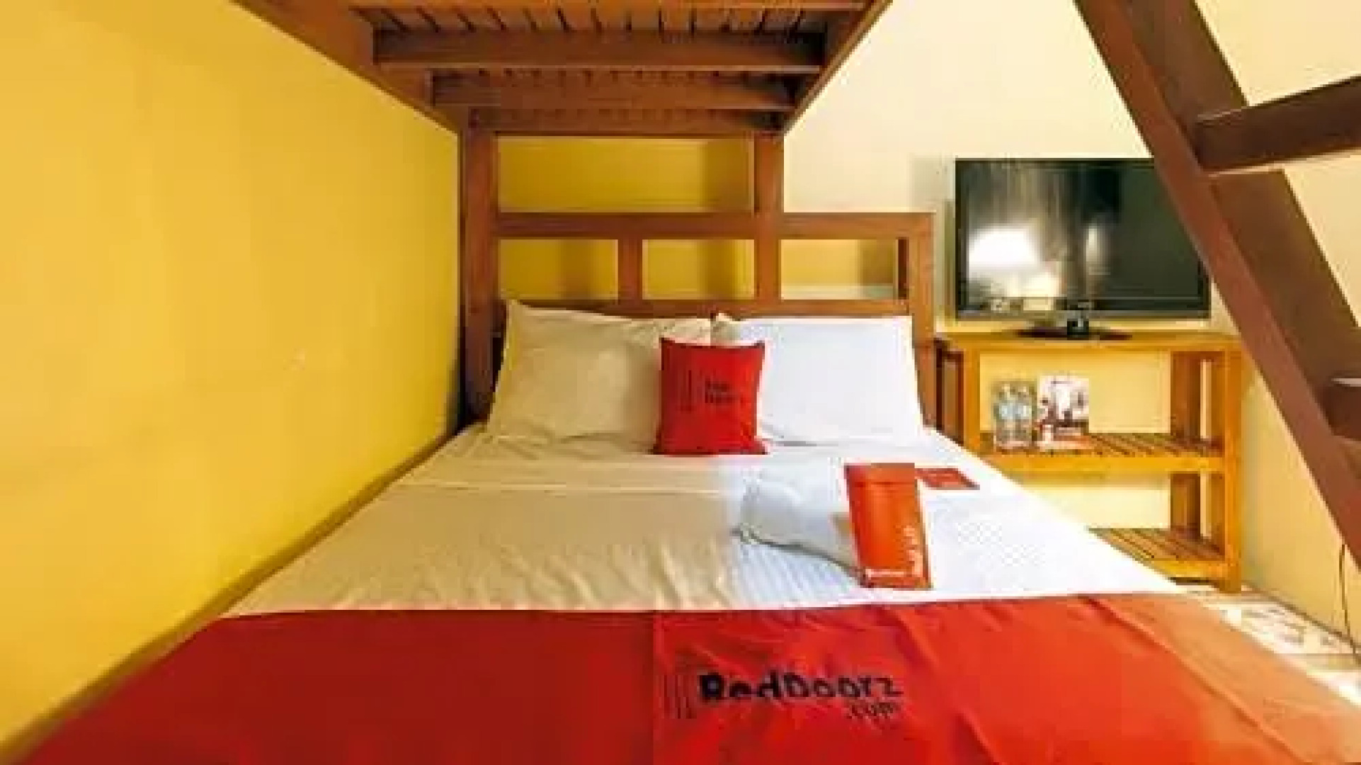 RedDoorz Plus @ Malabag Silang