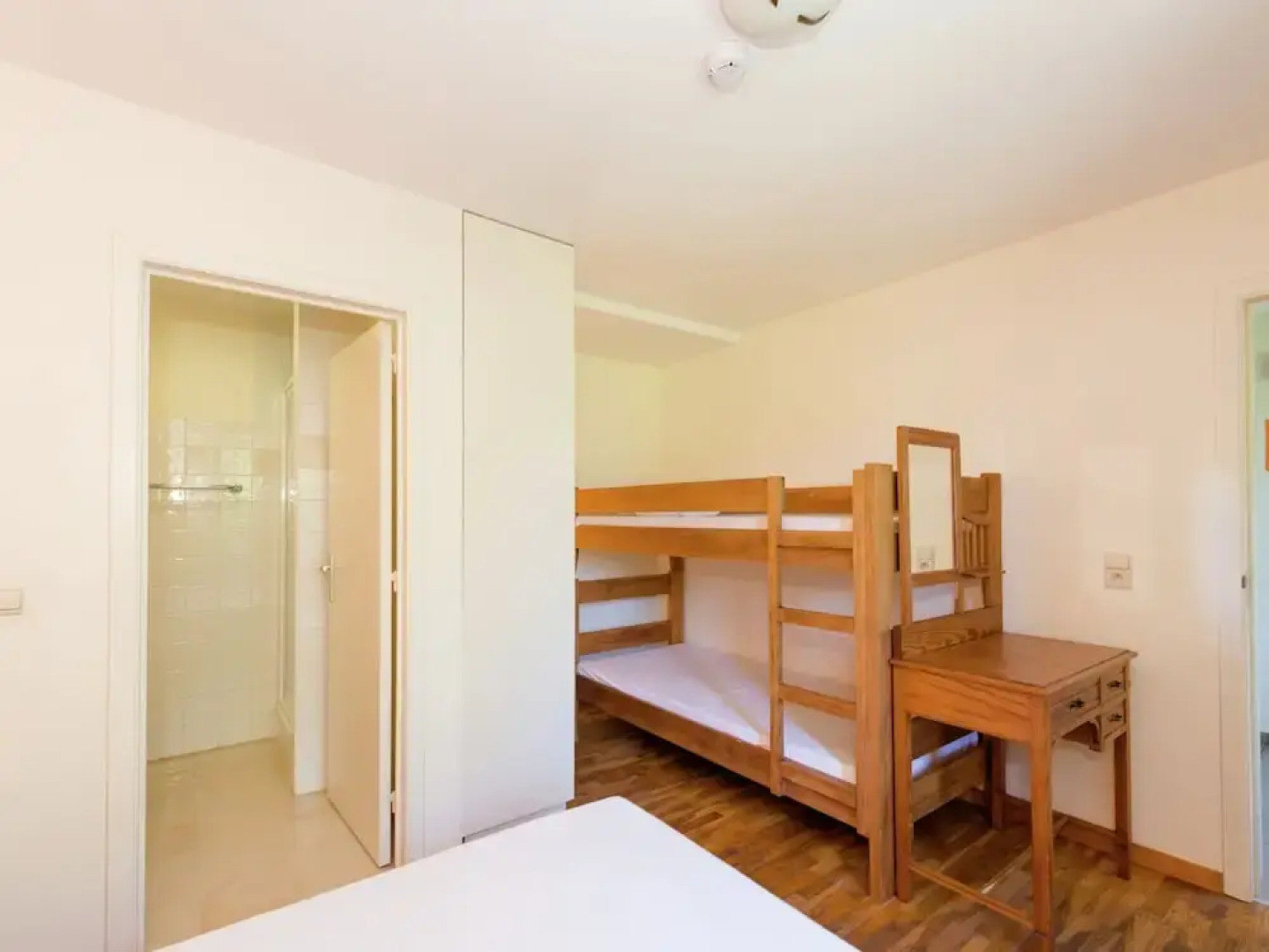 Cottage in Ferrieres With Sauna & Garden