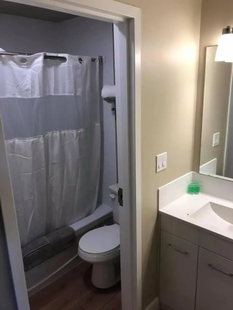 Camrose LeChateau Hotel