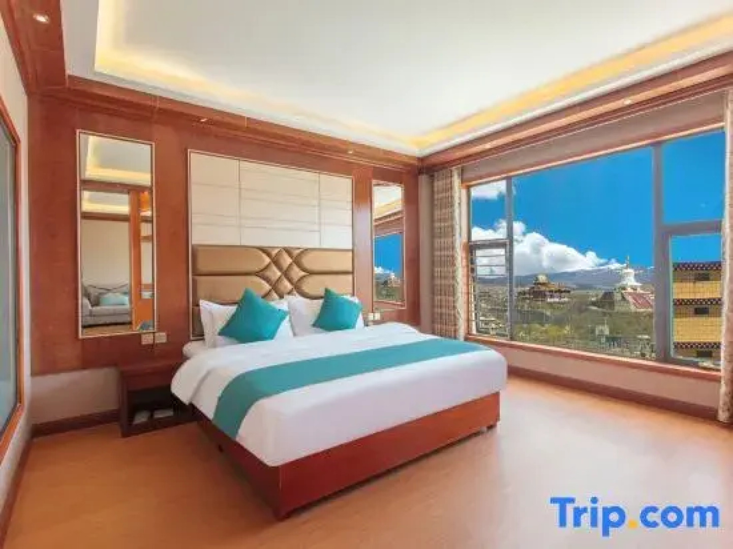 Yong Zhu Qi Ju Xi Jing Hotel (Ganzi Hongjun Road white pagoda park Branch)