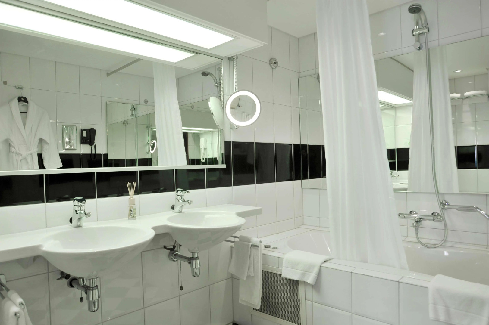 Golden Tulip Hotel Central