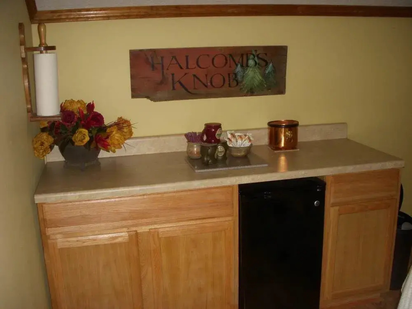 |Halcomb's Knob B and B