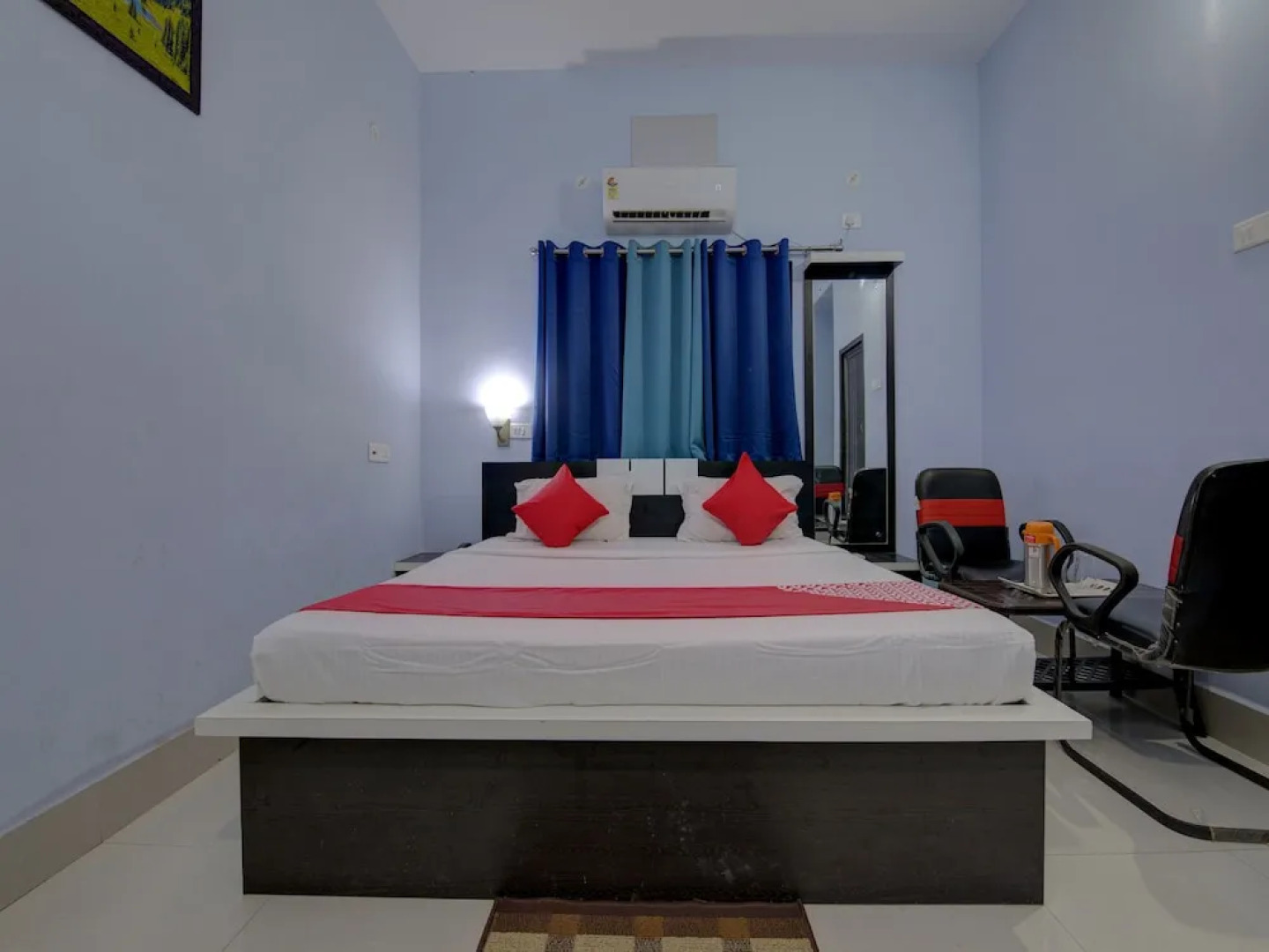 OYO 18839 Dhanraj Residency