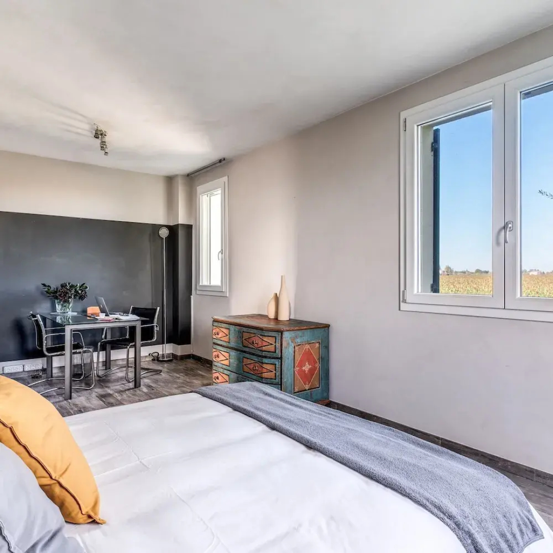 F Tale Country House