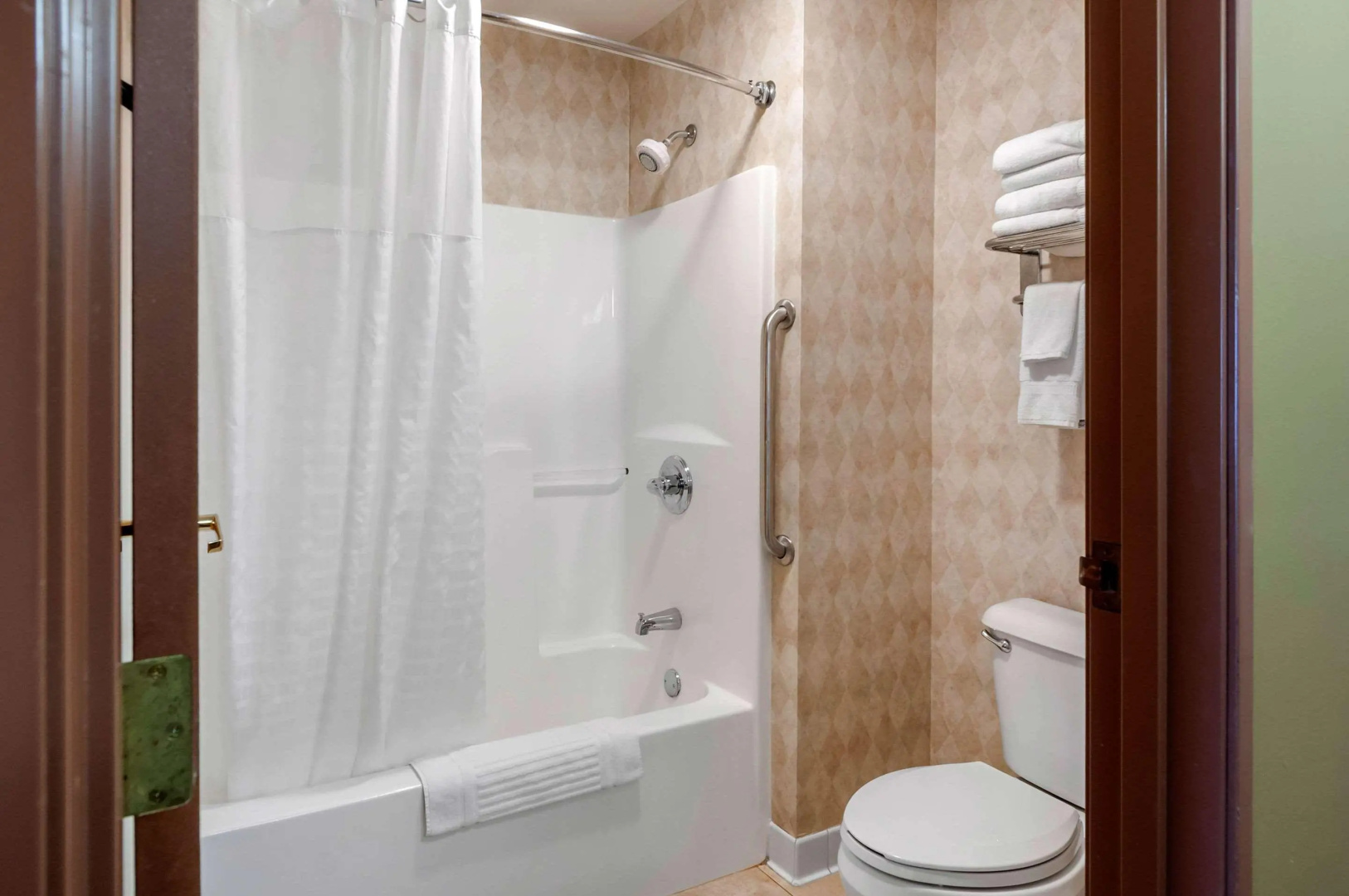 Comfort Inn Dyersville Near Field of Dreams