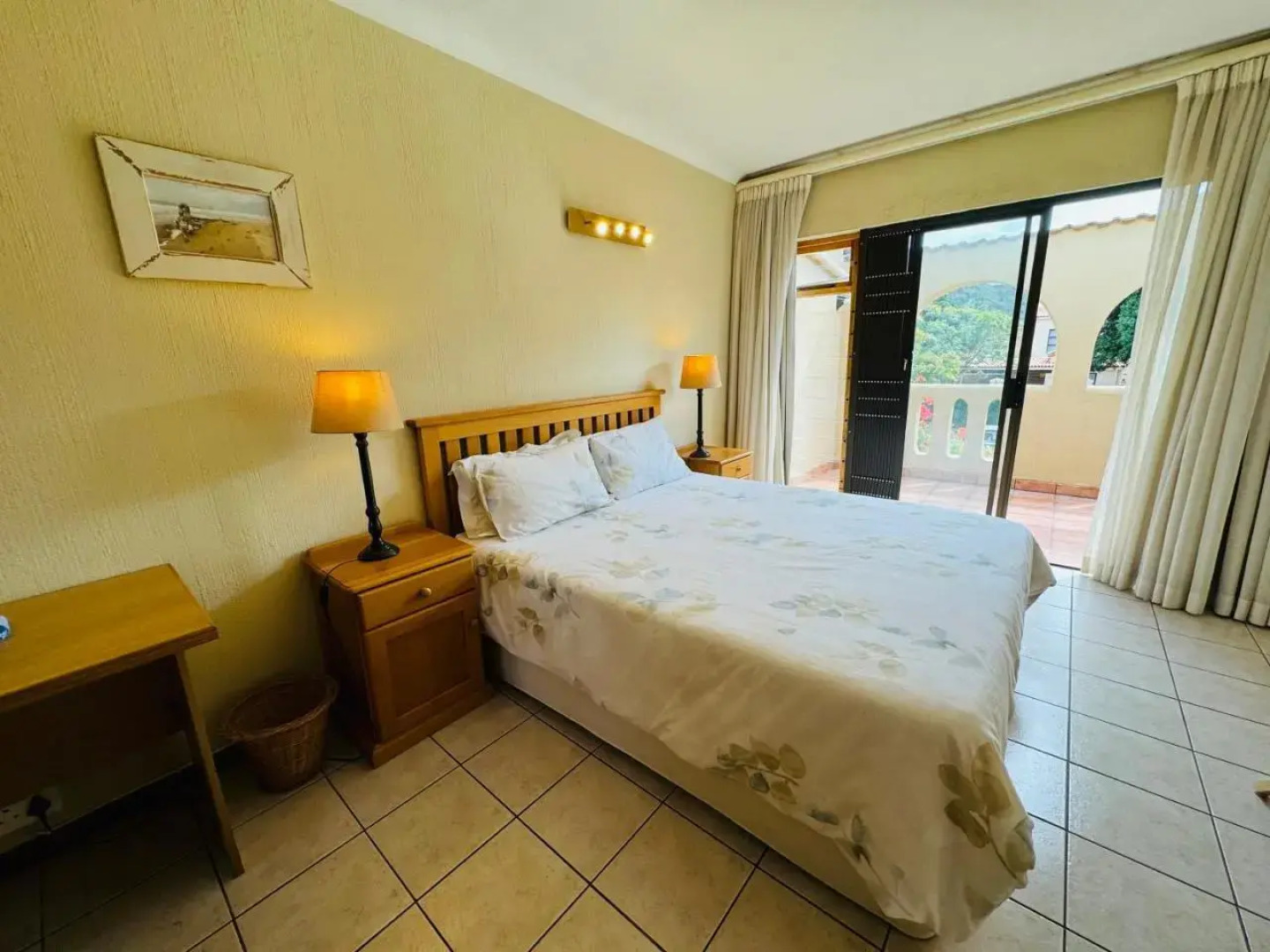 12 Bay Sands (Adults Only)