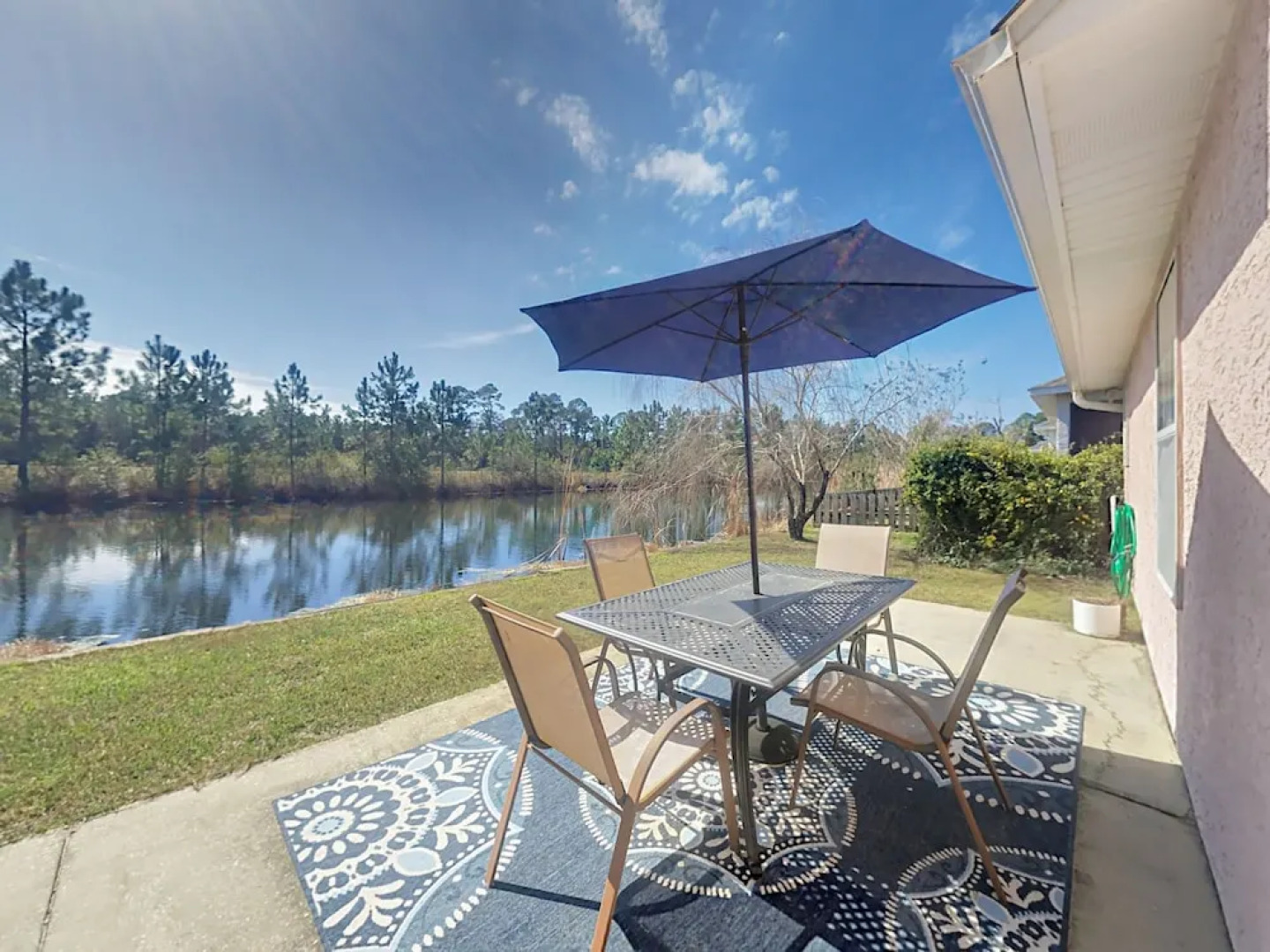 6703 Harbour Blvd Home 3 Bedrooms 2 Bathrooms Home