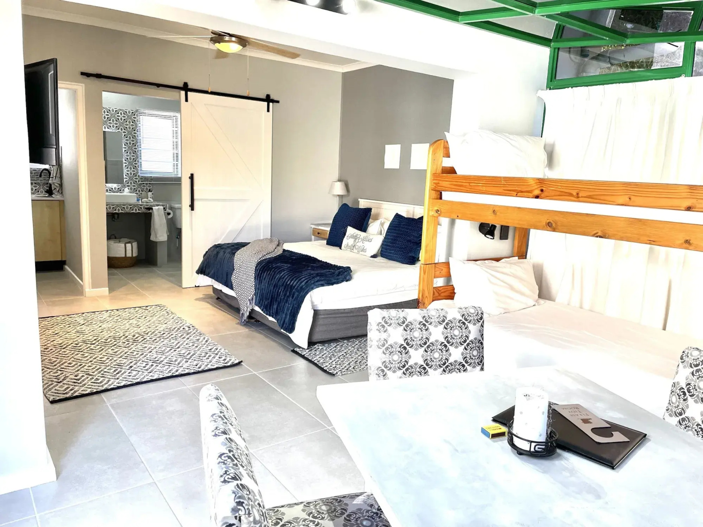 Sandra's Guest House