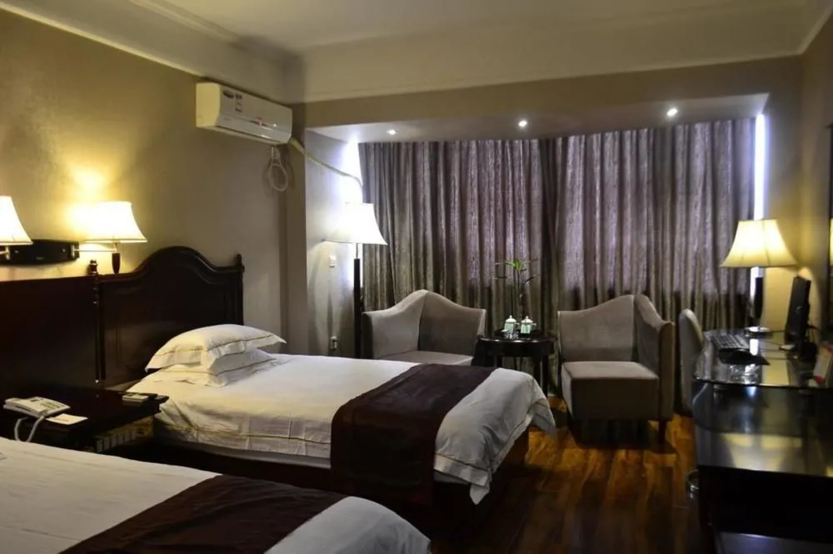 Luoyang Wenzhou Hotel