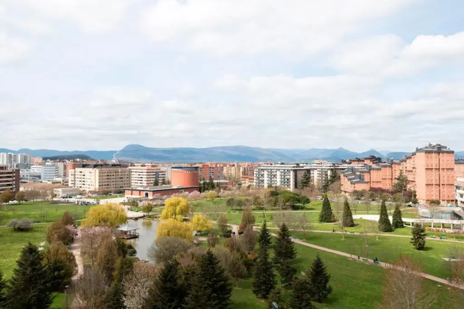 Occidental Pamplona