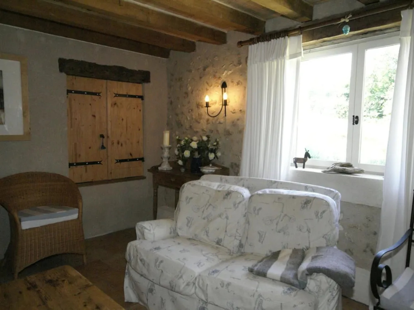 Tastefully Decorated House in Quiet Surroundings of Manzac-sur-vern