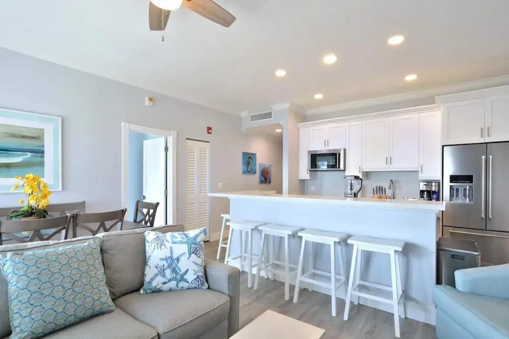 Bayview South 801 Eisenhower Dr. #6