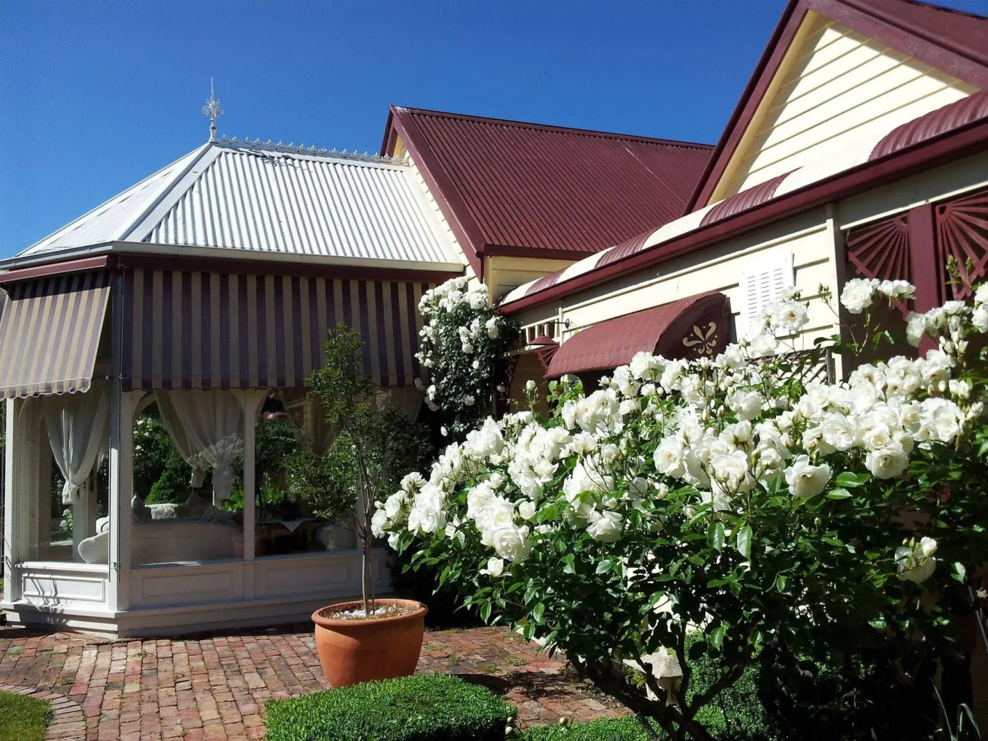 Barnsley House Bed and Breakfast