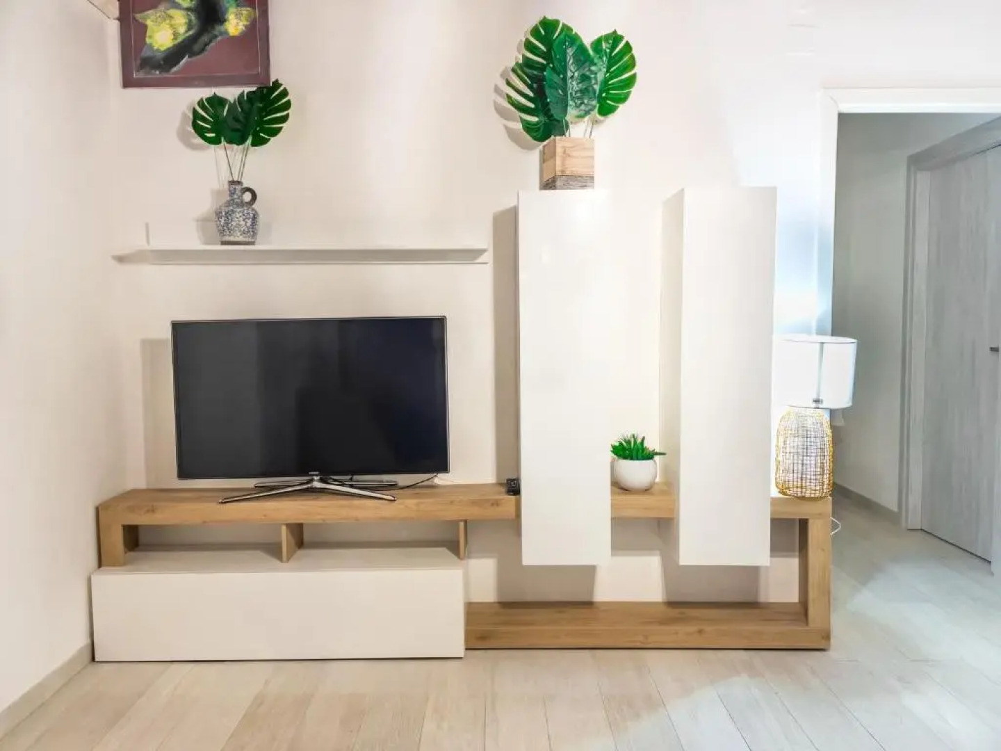 Demetra Seafront Apartment - Parking & Pool