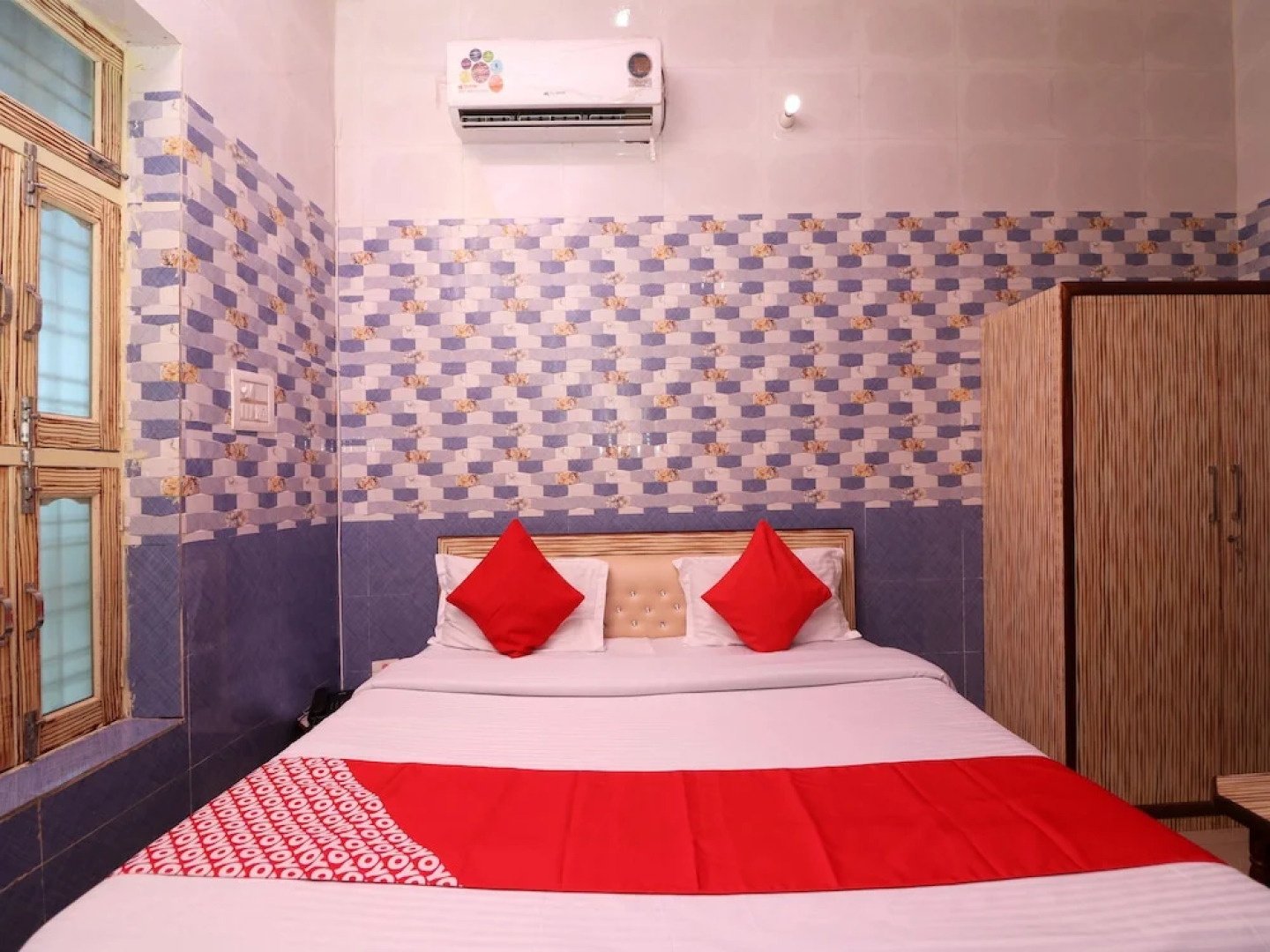 Jyoti Hotel By OYO Rooms
